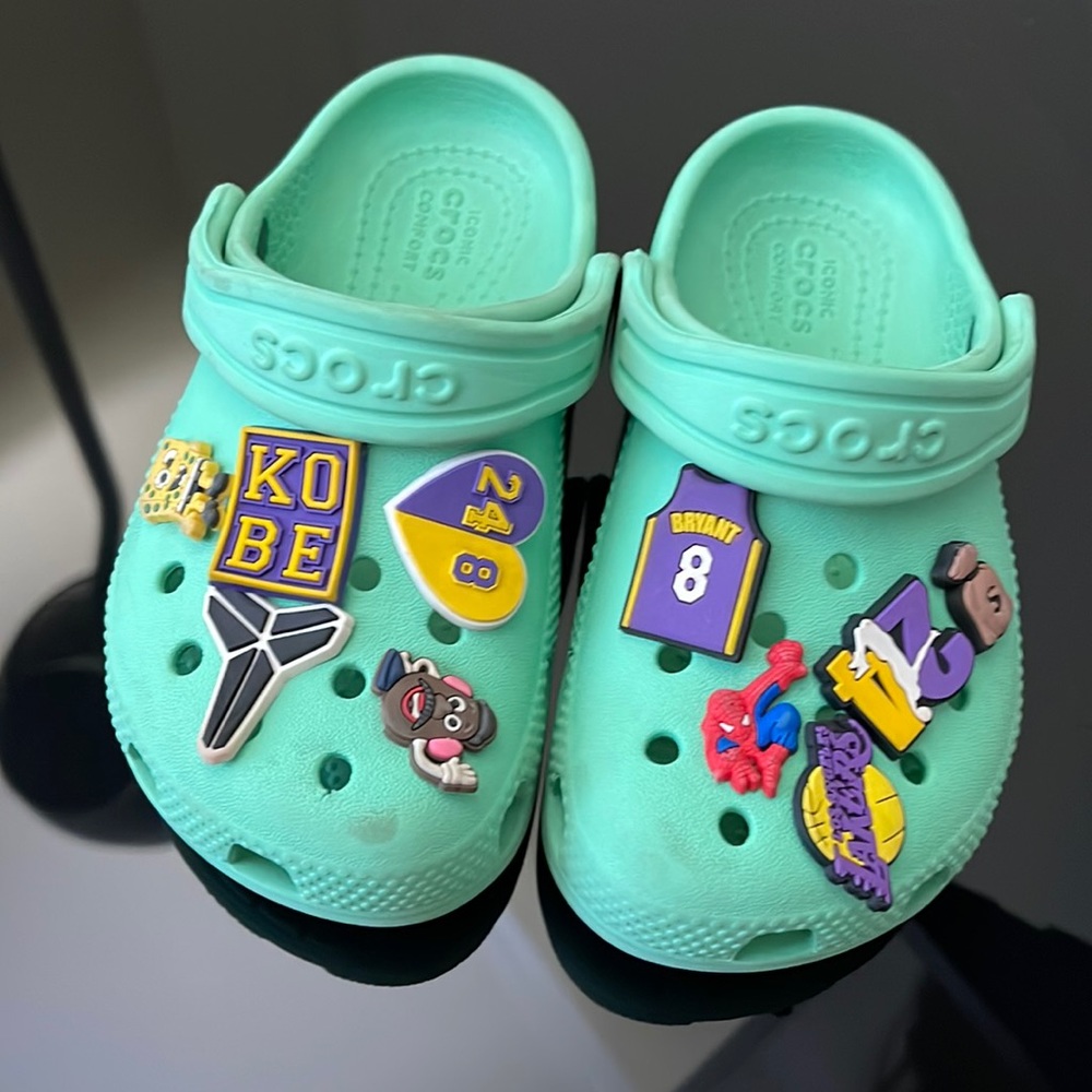 Toddler size 9  crocs, Pistachio green